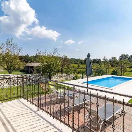 Holiday Stari Dvor - Pzn261 Batlug